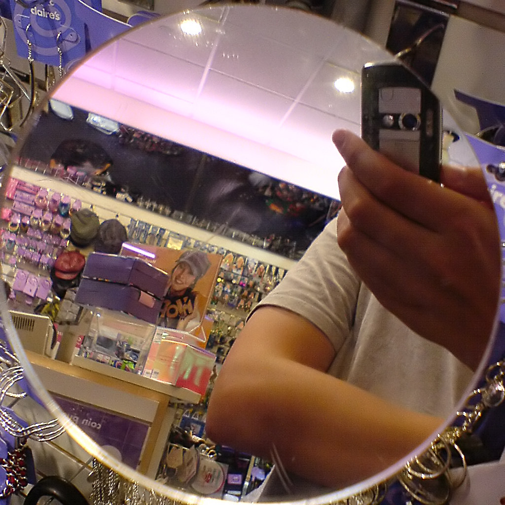 Claire's Mirror Squircle