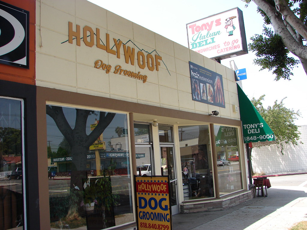 Hollywoof Dog Grooming